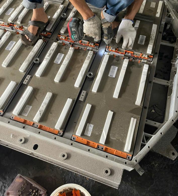 Thu mua pin xe ô tô điện cũ, hỏng, chai giá cao – Thu gom Hà Nội Thu mua pin xe ô tô điện cũ, hỏng, chai giá cao – Thu gom Hà Nội